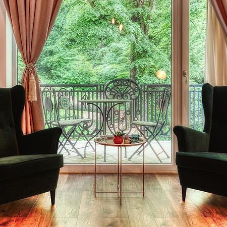 Nature Apartment - Minutes Away From The Old Town And Afi Mall Брашов Екстериор снимка