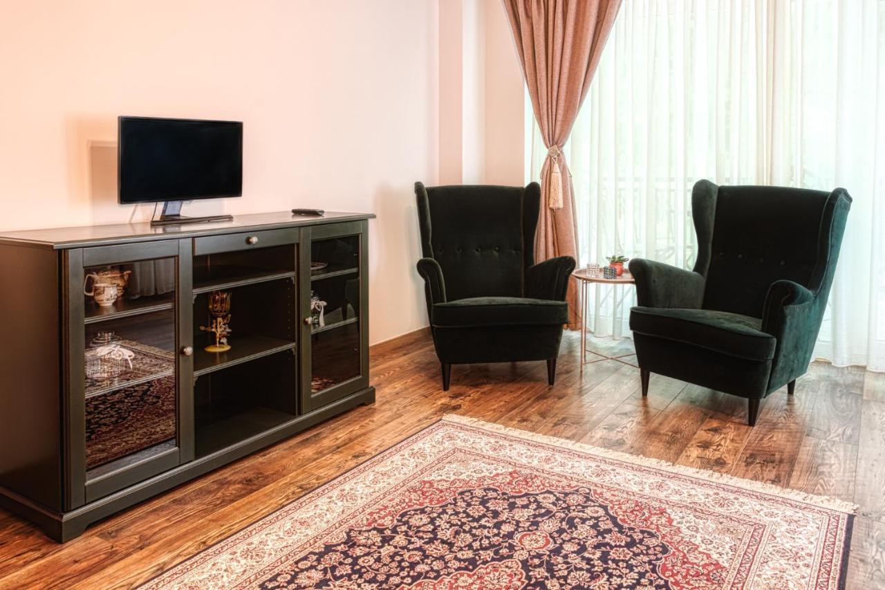 Nature Apartment - Minutes Away From The Old Town And Afi Mall Брашов Екстериор снимка
