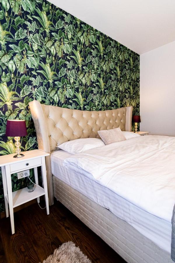 Nature Apartment - Minutes Away From The Old Town And Afi Mall Брашов Екстериор снимка