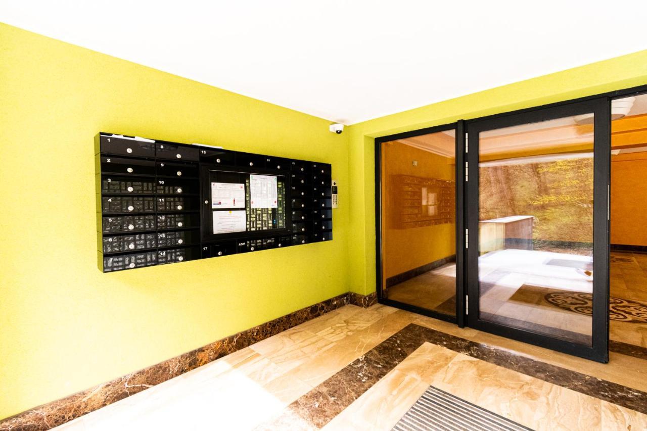 Nature Apartment - Minutes Away From The Old Town And Afi Mall Брашов Екстериор снимка
